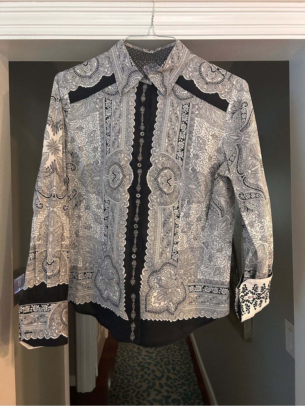 Robert Graham Women's Black and White Paisley Button-Front Blouse